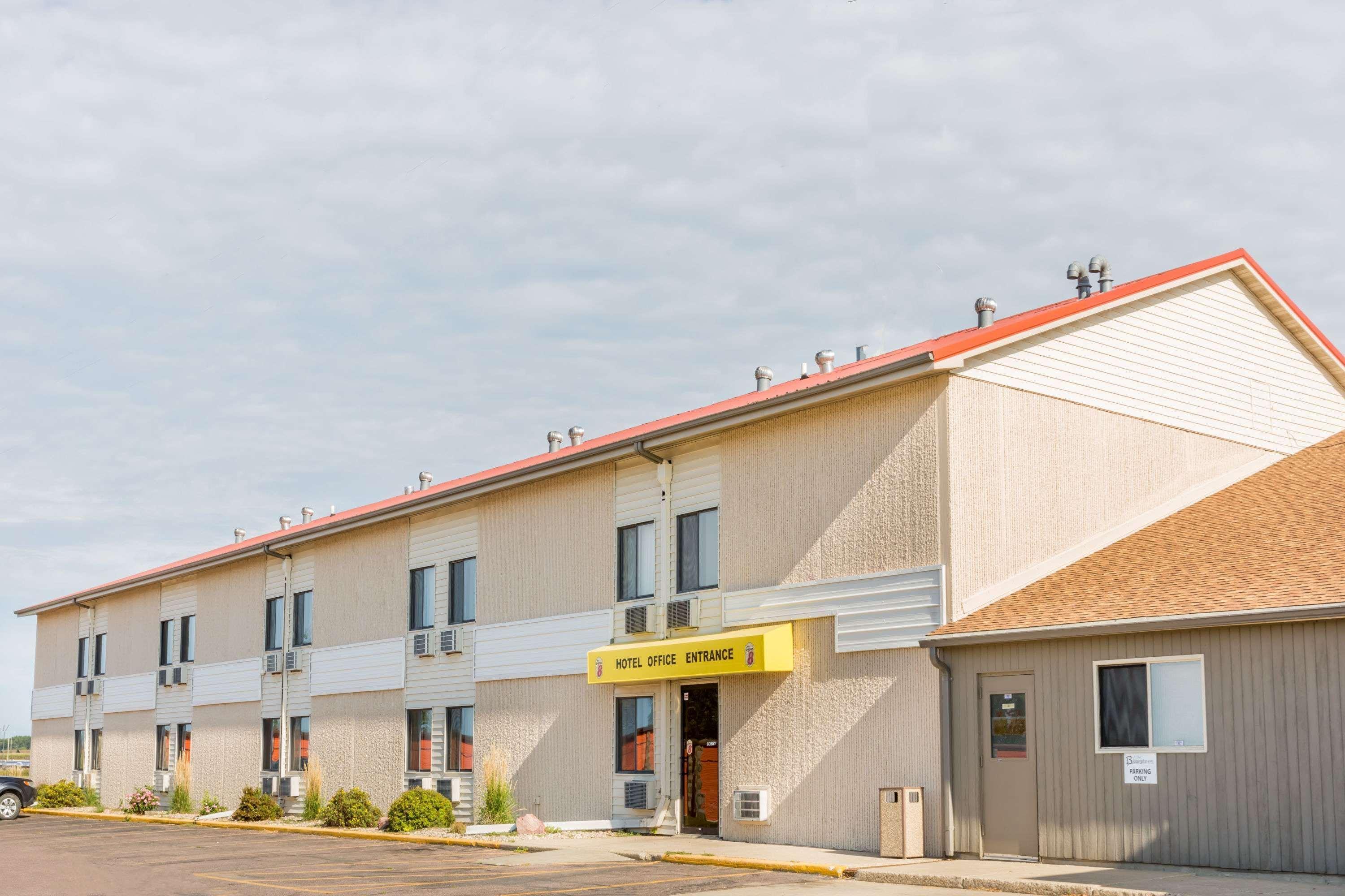 Super 8 By Wyndham Luverne Eksteriør bilde